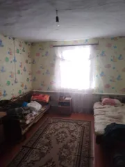 Дом 95,2 кв.м. и земельный участок 949 кв.м. в Калмыкии еще Земельный участок, площадь 949 кв.м., адрес  местонахождение : Россия, Республика Калмыкия, Яшкульский район, п. Элвг, ул. Советская, дом 10, кадастровый  условный  номер: 08:13:150101:111. Находится в совместной собственности и Здание…