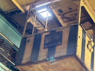 Кран электромостовой г/п 15/3т 1966 года инв.№ 221863. Внешне не разукомплектован, возможно отсутствие деталей. В стоимость не входят подкрановые пути.
