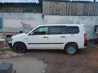 Toyota Succeed, 2002 года, 109 л.с., 300000 км, АКПП, легковой универсал, государственный регистрационный номер С098МК03. Идентификационный номер (VIN) отсутствует. Кузов № NCP510014708. Цвет: белый.
