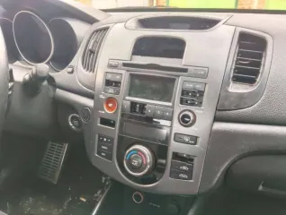 Kia Cerato 2012 года, 126 л.с., пробег 190000 км, АКПП. Модель: Cerato Forte, цвет серебристый. VIN: XWEFW411BC0000369, ПТС: 39НН 647555, госномер: Х438НА761. Страна изготовитель: Россия. Двигатель: бензиновый, модель G4FC, номер CH223358, мощность 126 л.с. (92.7 кВт), объем 1591 куб. см…