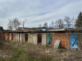 Помещение, назначение: нежилое, наименование: данные отсутствуют, площадь – 10,2 кв.м, Номер, тип этажа, на котором расположено помещение, машино-место: Этаж №1, Подвал № -1, адрес объекта: Российская Федерация, Орловская область, м.р-н Кромской, г.п. Кромы, пгт. Кромы, ул. К.Маркса, зд. 92а…
