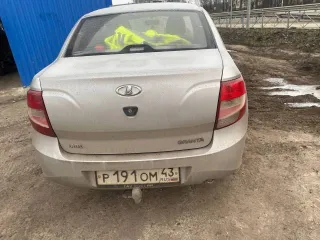 Lada Granta 2013 года, 87 л.с., пробег 300000 км. Цвет серебристый. VIN: XTA219010D0124185, госномер Р191ОМ43. Тип двигателя: бензиновый, мощность 87 л.с., экологический класс 4. Разрешенная максимальная масса 1560 кг, масса без нагрузки 1160 кг.
