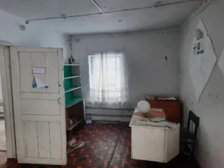 Нежилое здание, 60,3 кв. м, Алтайский край, Зональный район, с. Комарово, ул. Школьная, д. 13а, с кадастровым номером 22:15:070601:354, 1970 года, расположенное на земельном участке площадью 500 кв. м с кадастровым номером 22:15:070601:236 по адресу: Российская Федерация, Алтайский край…
