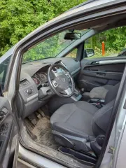 Легковой автомобиль, марка: Opel, модель: Zafira, год изготовления: 2011 г.в., серебристого цвета, мощностью 140 л.с., рабочий объем двигателя 1796 см3 (VIN XWF0AHM75C0000525)