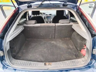 Ford Focus 2008 года, 80 л.с., пробег 183924 км. Кузов темно-синий. VIN: X9FPXXEEDP8A49066. Двигатель: ASDB8A49066.