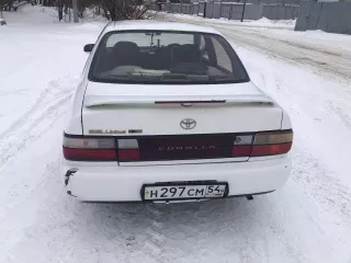 Toyota Corolla, 1994 год, белый цвет. VIN отсутствует, ПТС 25 МЕ 908461, госномер Н297СМ54. Произведен в Японии. Бензиновый двигатель 1.5 л (74 л.с.), объем 1498 куб. см. Максимальная масса 1165 кг, масса без нагрузки 890 кг.  

Технические характеристики: Требуется капитальный ремонт или замена…