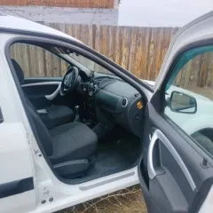 Lada Largus 2015 года, 105 л.с., пробег 141170 км. Цвет белый. Двигатель бензиновый, объем 1.6 л (1598 куб.см). VIN: XTARS0Y5LF0893725. Местоположение: г. Черногорск, Республика Хакасия, Россия.