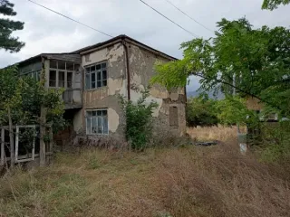 Земельный участок 2204.2 кв.м и административное здание Ахтынский район Республика Дагестан Земельный участок с кадастровым номером 05:22:000001:12535, с расположенным на нем объектом недвижимого имущества - Административное здание с КН 05:22:000001:8456, по адресу: Республика Дагестан, р-н…