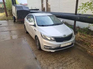 Kia Rio 2015, VIN Z94CB41BBGR304002, 123 л.с., 195565 км, цвет серебристый, гос. номер Е403ТО186.