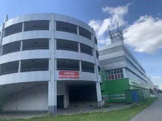 Нежилые помещения 5702.4 кв. м, гараж 2946 кв. м, земельный участок 5220 кв. м, Москва. Нежилые помещения (этаж 1, помещение VI - комната 1, помещение VIа - комната 1, помещение VII - комната 1, этаж 2, помещение IX комнаты 1-41, помещение VIII - комната 41, этаж 3, помещение XI - комнаты 1-42…