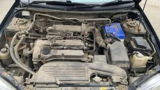 Mazda Familia 1998 года, 130 л.с., пробег 271 240 км, АКПП. Госномер Т450ЕМ49, модель, номер двигателя ZL 229445, номер кузова BJ5W-107756, объем двигателя 1498 куб.см., черный цвет, передний привод. Пробег более 250 тыс.км. Требуется ремонт кузова, имеются значительные повреждения в виде коррозии…