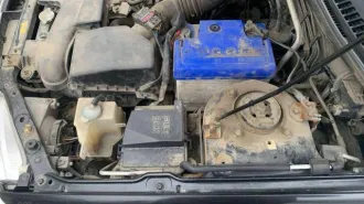 Mazda Familia 1998 года, 130 л.с., пробег 271 240 км, АКПП. Госномер Т450ЕМ49, модель, номер двигателя ZL 229445, номер кузова BJ5W-107756, объем двигателя 1498 куб.см., черный цвет, передний привод. Пробег более 250 тыс.км. Требуется ремонт кузова, имеются значительные повреждения в виде коррозии…