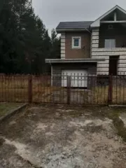Имущественные права на жилой дом площадью 275 кв.м и земельный участок общей площадью 2253+/-415 кв.м с кадастровым номером 50:23:0010276:85. Установлено относительно ориентира, расположенного в границах участка. Почтовый адрес ориентира: Московская обл., Раменский р-н, сельское поселение…