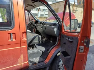 ГАЗ-3221-288 2011 года выпуска, специализированное пассажирское транспортное средство на 8 мест. Цвет кузова оранжевый. Государственный регистрационный номер В085СН47, VIN Х96322100В0706278. Категория ТС – В, тип – легковой прочее. Год выпуска 2011, пробег 196918 км. Двигатель бензиновый, объем…