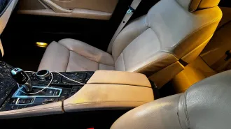 BMW 530D 2010 года выпуска, VIN WBAFW51040C510030. Ознакомление с автомобилем и документами осуществляется в рабочие дни с 11:00 до 16:00 по адресу: Москва, проспект Мира, дом 104, по предварительному согласованию по телефону 89854213114 или электронной почте arbitr60lider@mail.ru.