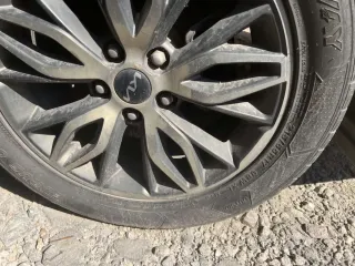 Kia K5, 2021 года выпуска, VIN: XWEG3414BN0012711. Имущество находится в залоге у ПАО СКБ Приморья «Примсоцбанк». Транспортное средство продавалось на торгах приставам год назад, пробег был 320000, за 850000 авто не было выкуплено ввиду отсутствия заявок. На данный момент авто не ездило 2 года…