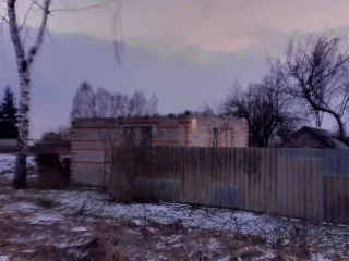 3/8 доли здания, площадь 50.3 кв.м., назначение: жилое, количество этажей: 1, адрес: Россия, Брянская область, р-н Рогнединский, рп. Рогнедино, ул. Гагарина, д 26, кадастровый номер: 32:21:0090125:26; 3/8 доли земельного участка, площадь 1008 +/- 22.0 кв.м., назначение: Земли населенных пунктов…