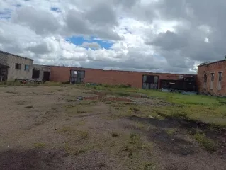 Нежилое здание (МТМ), назначение: нежилое, 2 этажа, с кадастровым номером 75:09:050101:394, площадь 778,1 кв.м, расположенное по адресу: Забайкальский край, р-н Краснокаменский, п. Целинный, ул. Гаражная, д.3, стр. 4. Вид ограничений и обременений: Арест ФССП, запрет на регистрационные действия.