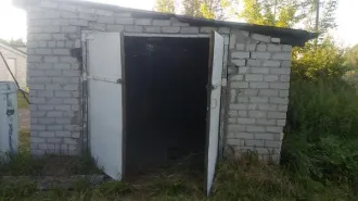 Земельный участок площадью 794 кв.м с кадастровым номером 32:11:0270615:4, расположенный по адресу: Брянская область, р-н Клетнянский, п. Клетня, ул. Профинтерна, д. 14А. На участке расположены объекты: гараж площадью 78,9 кв.м с кадастровым номером 32:11:0270220:39, административное здание…