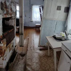 1/3 доли земельного участка и дома в Кировской области, площадь 830 кв.м, назначение: земли населенных пунктов, виды разрешенного использования: для ведения личного подсобного хозяйства, адрес: 612410, Кировская обл, Зуевский р-н, г Зуевка, ул К.Цеткин, д 28, кадастровый номер: 43:09:310111:356 и…