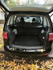 Volkswagen Touran 2013 года выпуска. Привод передний. Объем двигателя 1390 см³, мощность 140 л.с. Экологический класс 5. Пробег 83250 км. Государственный регистрационный знак М331КС77. Коробка передач механическая. VIN: WVGZZZ1TZEW022103. Назначение: pryamie.