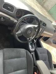 Автомобиль Volkswagen Golf 2011 года выпуска, VIN WVWZZZ1KZBW311416, госномер Е215РР799, серо-синий цвет.