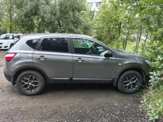 Nissan Qashqai 2012 года, 141 л.с., пробег 181055 км, АКПП. VIN SJNFBAJ10U2461911, госномер X587KA55.