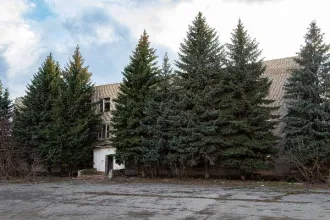 Земельный участок 2322 кв.м и Учебно-лабораторный корпус 1996,9 кв.м, Липецкая область Объект 1: Земельный участок, площадь 2322 +/- 17 кв.м., кадастровый номер: 48:20:0027502:651, местоположение установлено относительно ориентира, расположенного в границах участка. Почтовый адрес ориентира…