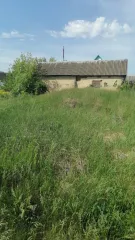 Жилой дом площадью 79 кв.м по адресу: Пензенская обл., Башмаковский район, рп. Башмаково, ул. Компрессорная, д. 4 и право аренды земельного участка площадью 1238 кв.м по адресу: Пензенская обл., Башмаковский район, рп. Башмаково, ул. Компрессорная, д. 4. Цена: 123 000 рублей. Контакт для…