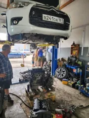 Citroen DS4 2012, 150 лс, 223616 км, АКПП. Легковой седан (не на ходу), белого цвета, VIN VF7NX5FEACY563166, ГРЗ В241ОА161, двигатель 10FJBZPSASF06 1537541, СТС 9961 854319.