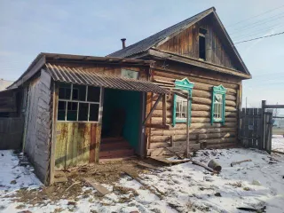 Дом 43,8 кв.м и земельный участок 700 кв.м, Иркутская область, местоположение установлено относительно ориентира, расположенного в границах участка, почтовый адрес ориентира: Иркутская область, Усть-Удинский район, с. Молька, ул. Амурская, 16, кадастровый номер: 38:19:060101:601. Жилой дом, площадь…