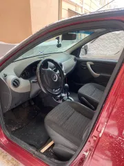 Автомобиль марки Renault SR