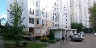 Квартира пл. 42,2 кв.м. по адресу г. Москва, ул. Намёткина, д. 13, корп. 2, кв. 175, к/н 77:06:0004007:3913. Общая площадь: 42.2. Вид жилого помещения: Квартира. Общие сведения об ограничениях и обременениях: Арест, запрет регистрационных действий.