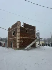 Земельный участок 1026 м² в Ставропольском крае по адресу: Россия, Ставропольский край, г. Ессентуки, ул. Комарова, площадь 1026+/-11 кв.м., на котором находится объект незавершенного строительства.