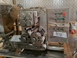 Аппарат для формирования изделий из теста с начинкой ПА-150, СД-150. Год выпуска: 2021, заводской номер: 295. В комплекте: барабан формирующий для вареников СД-150, 2021 г.в., заводской номер: 2 3 100 033. Инвентарный номер: 00-000007.