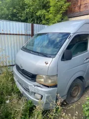 Автомобиль Toyota Hiace, г/н С447ТН55, 2008 г.в., номер двигателя 2TR 8142013, VIN: JTFSX23P306048704, цвет: серебристый.