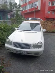 Легковой седан Mercedes-Benz c200, 2002 г.в., кузов WDC2030452R062861, грз. Р461ОН125.