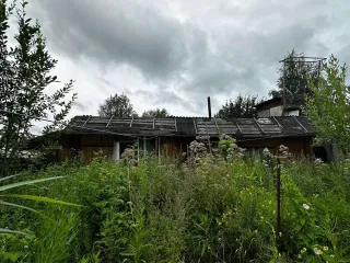 Жилой дом 99,5 кв.м с кадастровым номером 86:13:0101006:356 и земельный участок общей площадью 730 +/- 9,46 кв.м с кадастровым номером 86:13:0101006:85, расположенные по адресу: Ханты-Мансийский автономный округ - Югра, городской округ Нягань, город Нягань, улица Комарова, дом 37А. Ограничения прав…