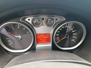 Ford Focus 2008 года, VIN: WF0НХХWРDН8L73841, госномер: К085РА40, модель двигателя: SHDA, двигатель: 8L73841, объем 1596 см³, мощность 74 кВт/101 л.с., цвет серо-голубой, разрешенная масса 1835 кг, масса без нагрузки 1286 кг, СТС 40ТК704272, ПТС 77 УА 539793.