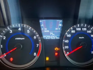 HYUNDAI Solaris 2013 Легковой автомобиль марки: HYUNDAI, модель: Solaris, год выпуска: 2013 г., идентификационный номер (VIN): Z94CT41CADR207530. По вопросам ознакомления с имуществом и порядком продажи обращаться: тел. +7 921 228 12 57 или на электронную почту imanova.arbitr@yandex.ru. Автомобиль…