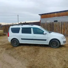 Lada Largus 2015 года, 105 л.с., пробег 141170 км. Цвет белый. Двигатель бензиновый, объем 1.6 л (1598 куб.см). VIN: XTARS0Y5LF0893725. Местоположение: г. Черногорск, Республика Хакасия, Россия.