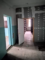 Недвижимое имущество, состоящее из: Земельного участка с кадастровым номером 19:02:010533:1446, площадью 690,0 кв.м., расположенного по адресу: Российская Федерация, Республика Хакасия,  г. Черногорск, Улица Дзержинского, 5. Категория земель: земли населенных пунктов, виды разрешенного…