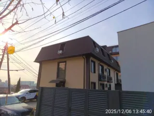 Дом 142,3 кв.м. и земельный участок 498 кв.м. в Сочи. Жилой дом площадью 142,3 кв. м с кадастровым номером 23:49:0205006:1532, находящийся по адресу: Краснодарский край, г. Сочи, Центральный район, ул. Пластунская, д. 154/2 с земельным участком, категория земель: земли населенных пунктов для ИЖС…