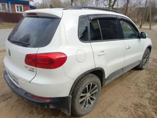 Volkswagen Tiguan, 2012 года выпуска, цвет - белый, VIN XW8ZZZ5NZDG118945, государственный номер О031АМ29. 1 Штука (шт). Назначение: pryamie. Год выпуска: 2012. Модель: Tiguan. VIN номер: XW8ZZZ5NZDG118945. Вид транспорта: Легковой. Марка: Volkswagen.