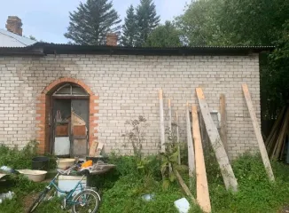 Земельный участок площадью 1 130 кв. м с кадастровым номером 60:07:0010520:19, РНФИ П11600001561, с расположенными на нем объектами недвижимого имущества – здание гаража площадью 137,3 кв. м с кадастровым номером 60:07:0010520:35, РНФИ П12600001509, административное здание площадью 133,2 кв. м с…