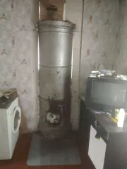 1/3 доля в праве на жилое здание площадью 34,6 кв.м, кадастровый номер 60:23:0010320:41. 1/3 доля в праве на земельный участок площадью 1235,6 кв.м, категория земель - земли населенных пунктов, разрешенное использование - для ведения личного подсобного хозяйства, кадастровый номер 60:23:0010321:2…