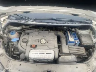 Volkswagen Touran, 2012, белый, 157 843 км, 1.4 АТ (140 л. с.), бензин, передний, VIN WVGZZZ1TZCW077889, разряжен аккумулятор, г. Уфа, ограничения и обременения: зарегистрировано за должником Банка, перерегистрация автомобиля будет осуществлена после заключения договора купли-продажи