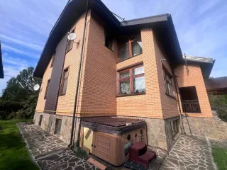 Жилое строение 349,8 кв.м. и земельный участок 600 кв.м., Москва Земельный участок, кадастровый номер 50:21:0140306:167, площадь 600 кв.м., виды разрешенного использования: для садоводства; местоположение: город Москва, вн.тер.г. поселение Десеновское, квартал 123, земельный участок 61, запись о…