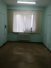 Земельный участок 623 кв.м и нежилое здание 368,8 кв.м, Архангельская область. Земельный участок площадью 623 кв.м, кадастровый номер 29:05:130109:5 (реестровый номер федерального имущества P11770003970), категория земель – земли населенных пунктов, вид разрешенного использования – для…