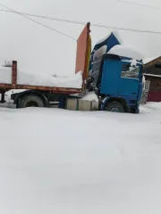 Грузовой прицеп РЕНДЕРС, 1993 года выпуска, вин УА5В302А239В95296, гос номер АР730066. Пояснения должника: резину вокруг на прицепе менять, главный тормозной кран на прицепе в уровень пола, оси на прицепе 12 тонные, ширина прицепа 2 м 60 см. Но никто никогда не мерял, я имею ввиду ГАИ. Совместно…